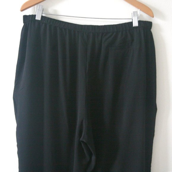 Size XL - VINCE CAMUTO Women's Black Crepe Pull On Straight Leg Pants - Picture 2 of 5